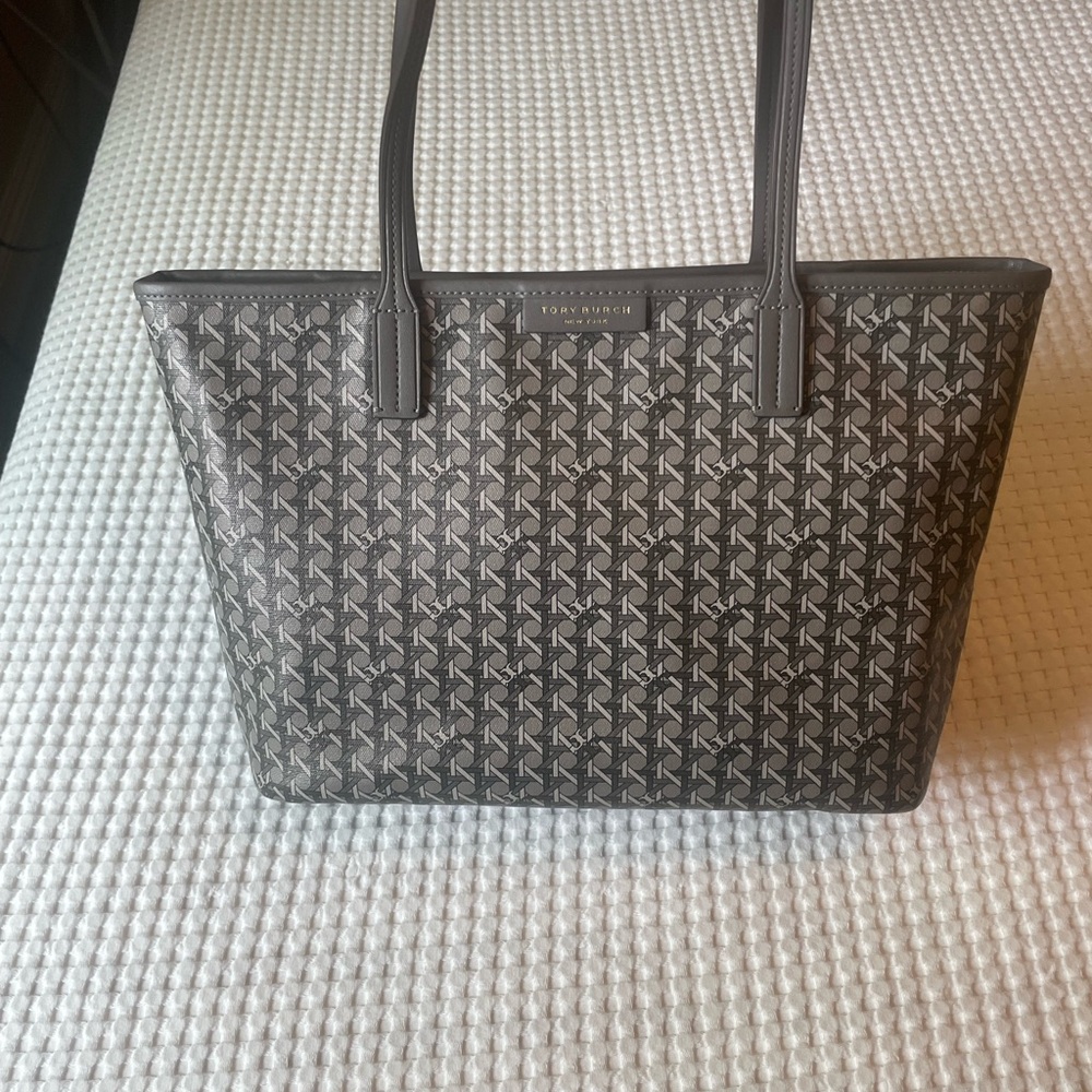 Tory Burch Gray Geometric Print Tote
